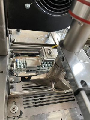 Hochgeschwindigkeits-Papierbecher-Schaummaschine 120-150 Stück/Min für kleine Unternehmen Außengröße 2340mm*1435mm*1800mm Spannung 380V 50HZ