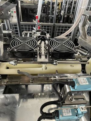 1900 kg Hochgeschwindigkeits-automatische Ultraschall-Papier-Kaffee-Tasse Herstellung Maschine Produktionslinie für die hohe Kapazität Tassenproduktion