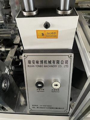 90-100 Stück/Min. Vollständige Papierbecherformmaschine Yongbo Einweg-Kaffee- und Teetasse-Maschine mit Kupferbar-Becher-Bindung