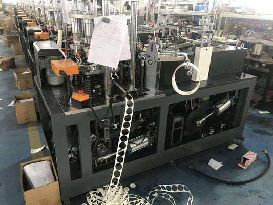 Vollautomatische Papierbechermacherei für Hersteller Außengröße 2130mm*1350mm*1900mm Anmerkung Kundendienst
