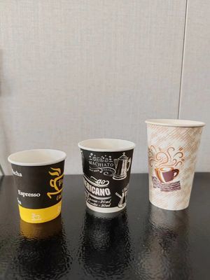 Hochgeschwindigkeit 65-85 Stück/min Einweg-Papier-Tasse-Machmaschine für 3-16oz Kaffeetasse in Pakistan