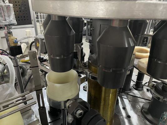 Doppelwand Papier Kaffeetasse Einwegmaschine Papiertasse Herstellungsmaschine 1800 kg 70-90 Stück/min