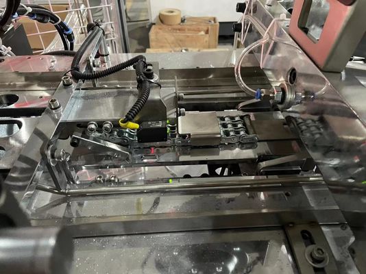 Vollautomatische Papierbechermacherei 70-90 Stück/M Einfach zu bedienen 380V 50Hz 2350mm*960mm*1700mm