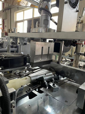 Vollautomatische Papierbechermaschine für Lebensmittelgeschäfte 120-150 Stück/Min Produktionskapazität